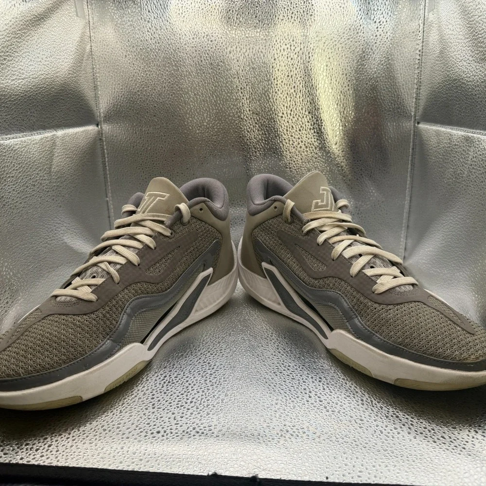 Jordan size 10